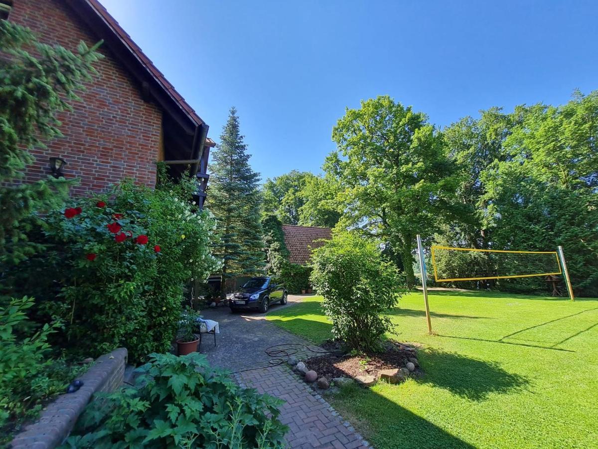 4 Sterne-Haus Am See Waren  Exterior photo
